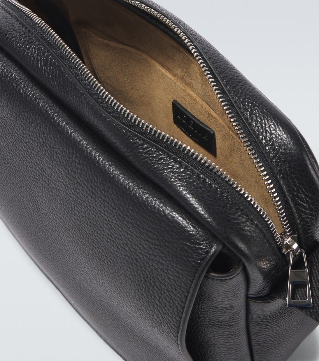 Bolso al hombro Pebble Medium de piel | Loewe