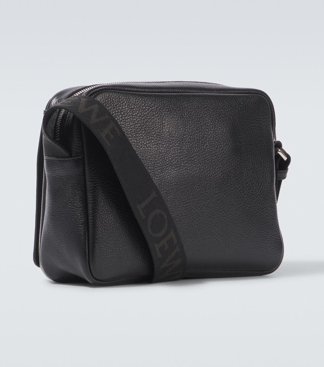 Bolso al hombro Pebble Medium de piel | Loewe