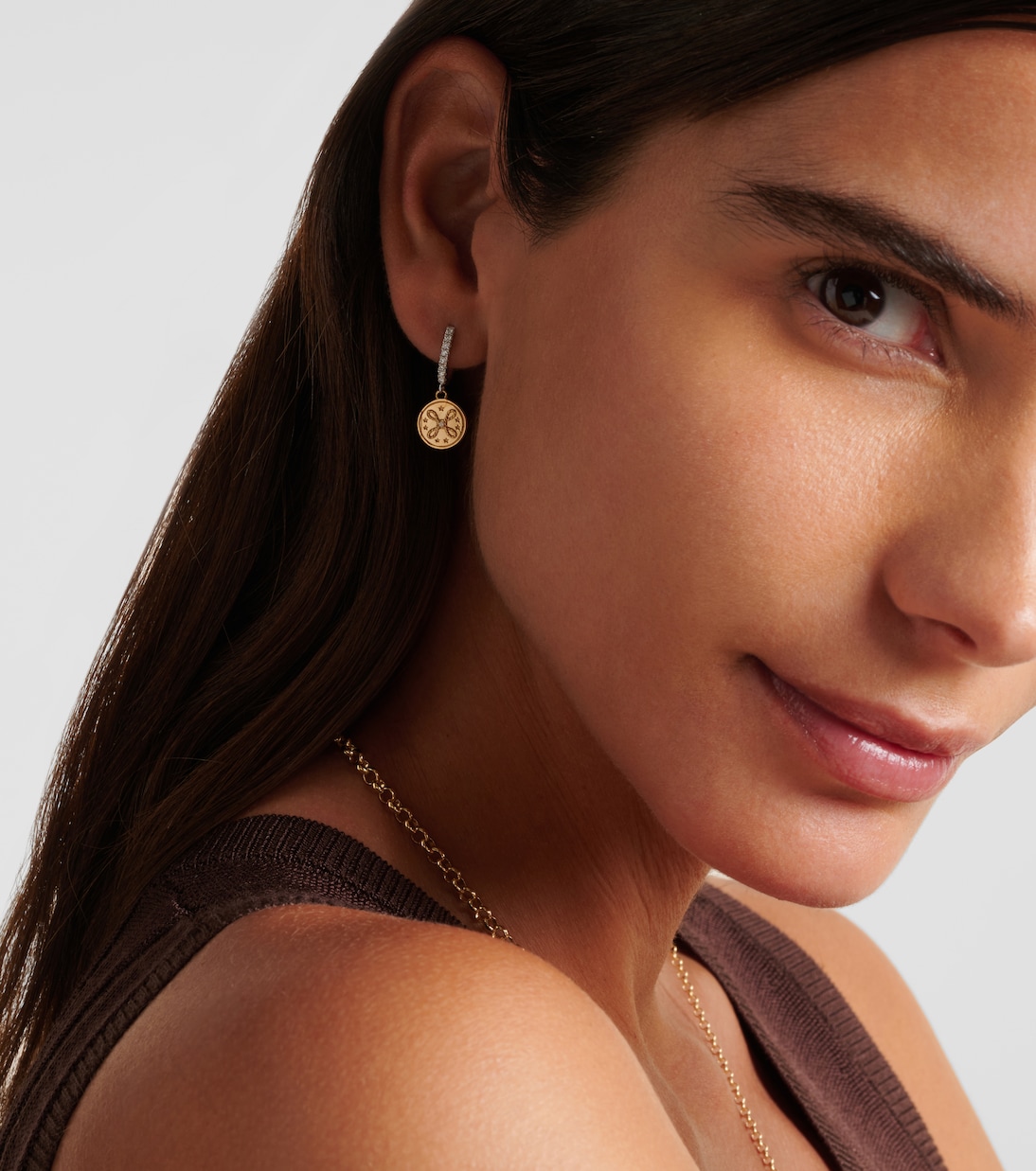 Boucle d'oreille unique True Love Mini en or jaune et blanc 18 ct et diamants | FoundRae