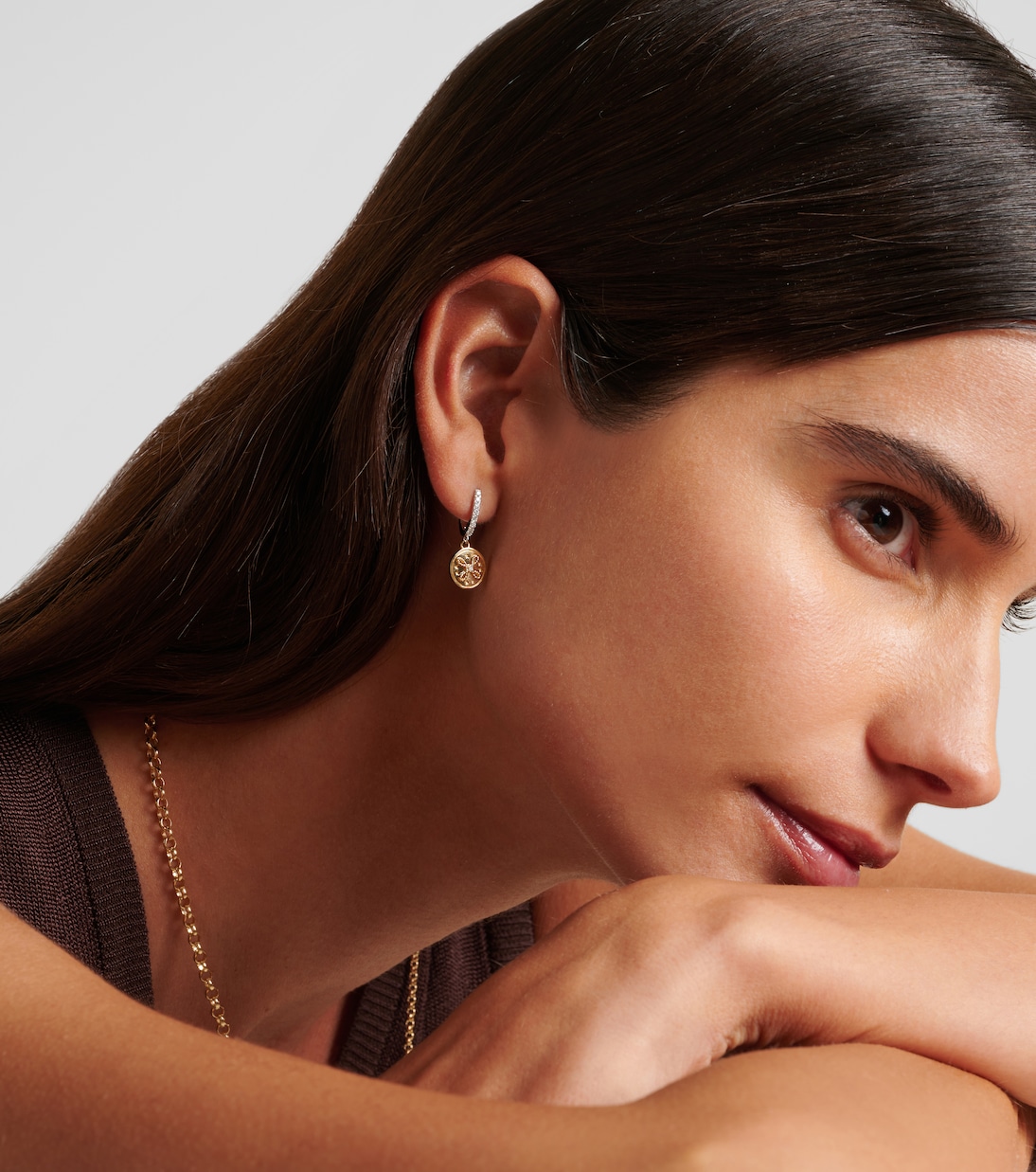 Boucle d'oreille unique True Love Mini en or jaune et blanc 18 ct et diamants | FoundRae