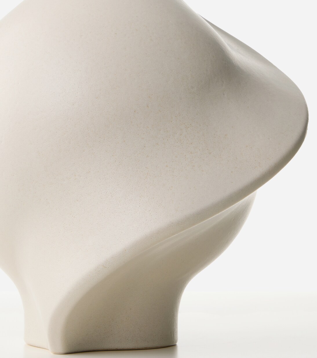 Pirout 02 ceramic vase | Louise Roe