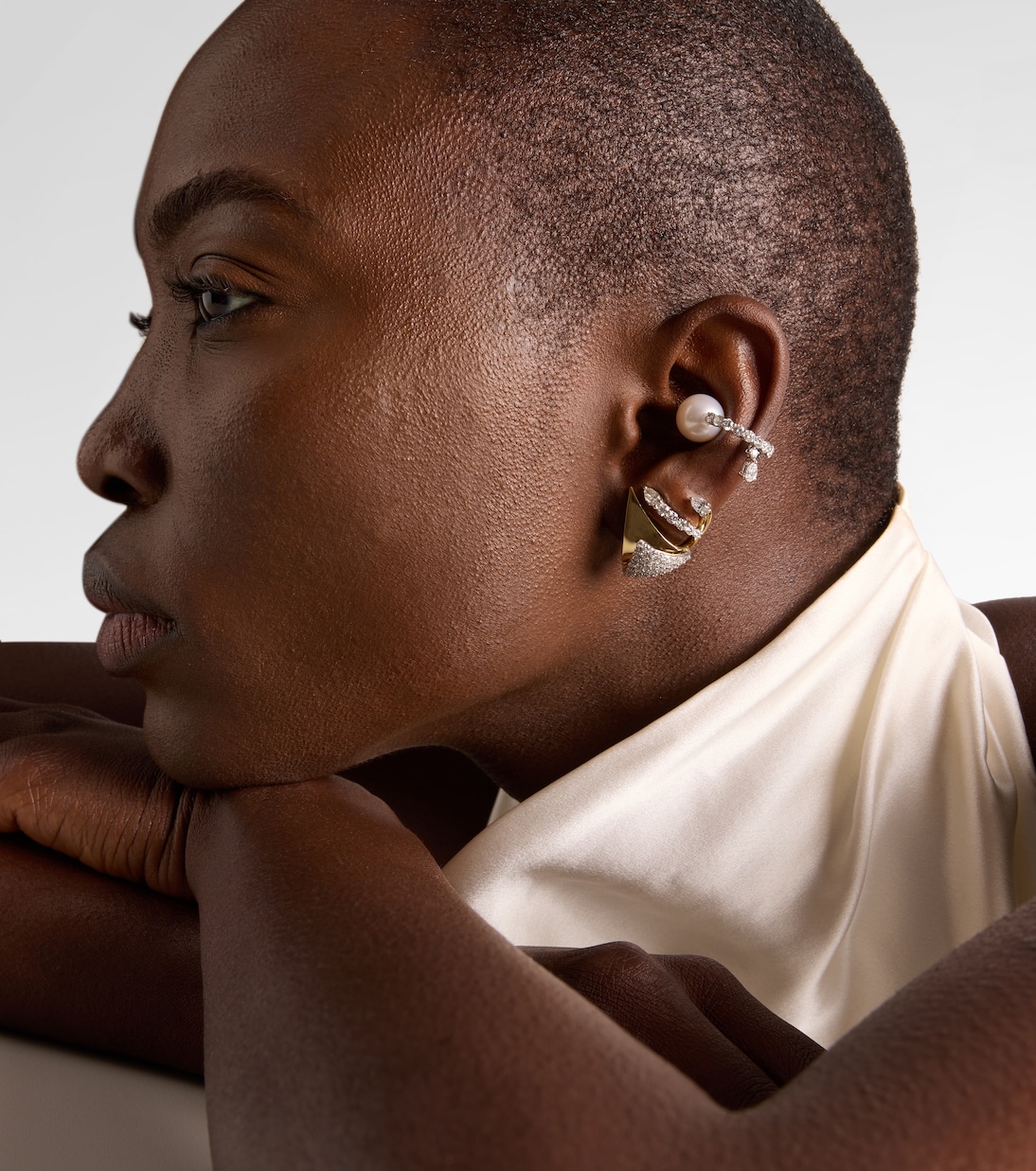 Boucle d'oreille unique en or blanc 18 ct, diamants et perle d'eau douce | Yeprem