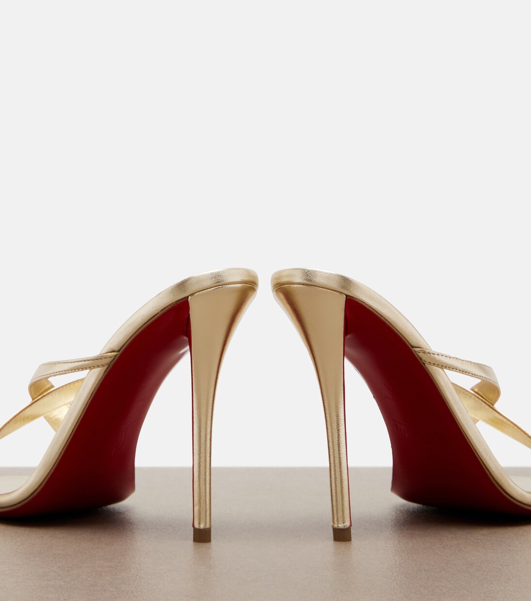 Pantoletten Miss Z aus Metallic-Leder | Christian Louboutin
