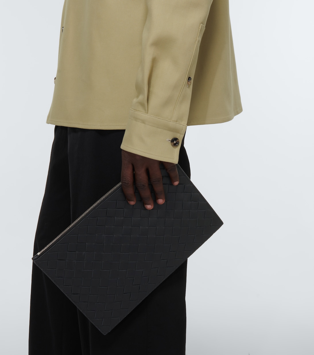 Intrecciato Large leather pouch | Bottega Veneta