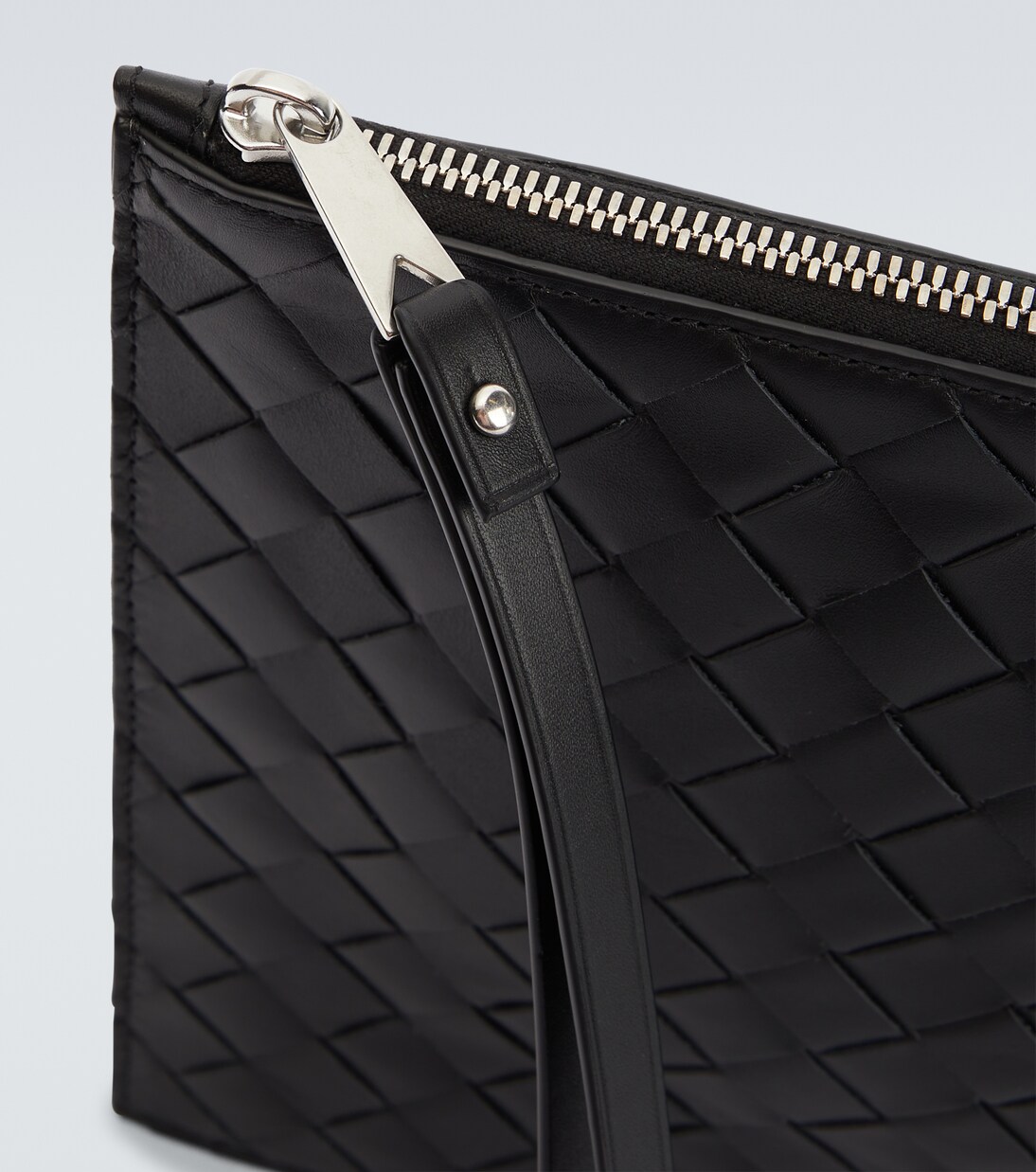 Intrecciato Large leather pouch | Bottega Veneta