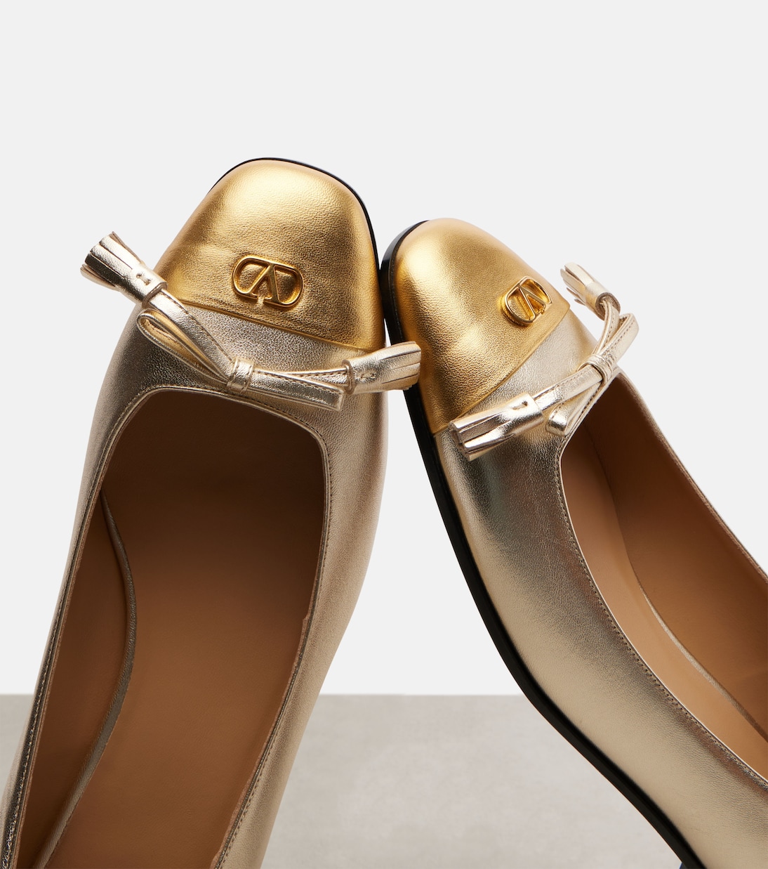 Ballerinas Valet Du Roi aus Metallic-Leder | Valentino Garavani