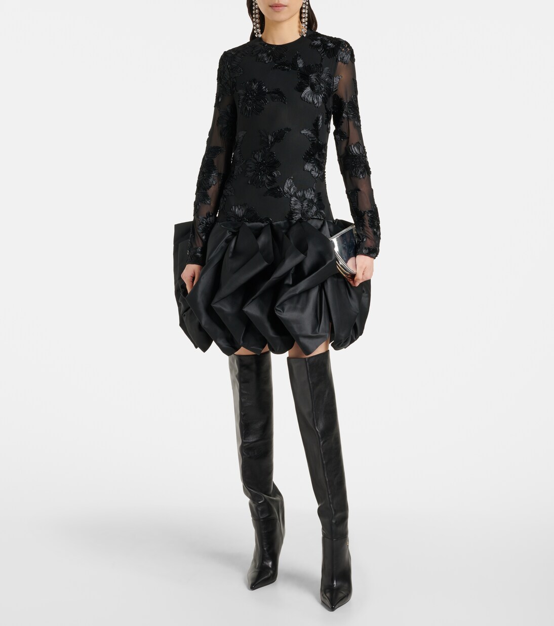 Robe brodée en satin à fleurs | Rotate