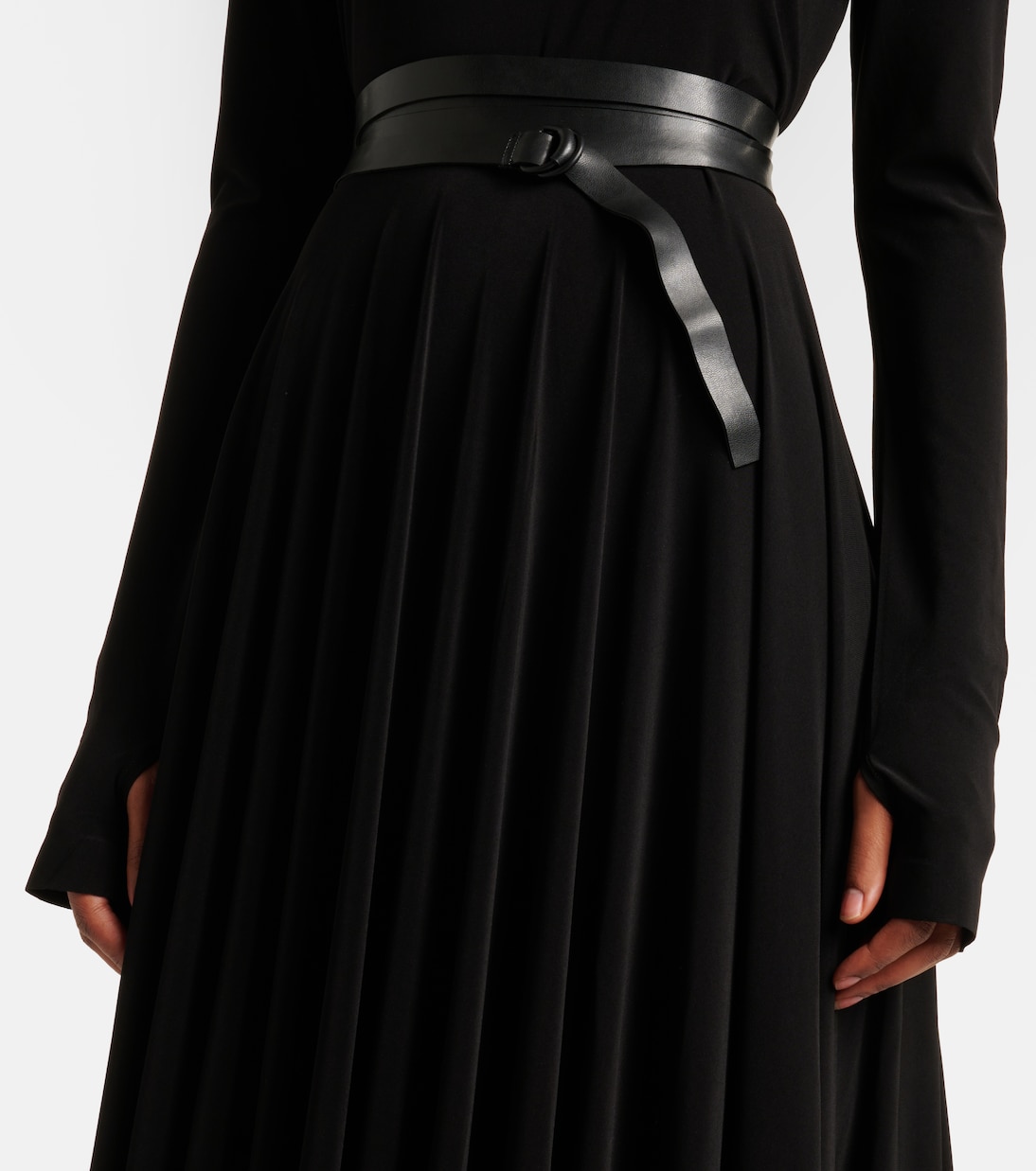 Vestido midi de cuello alto con cinturón | Norma Kamali