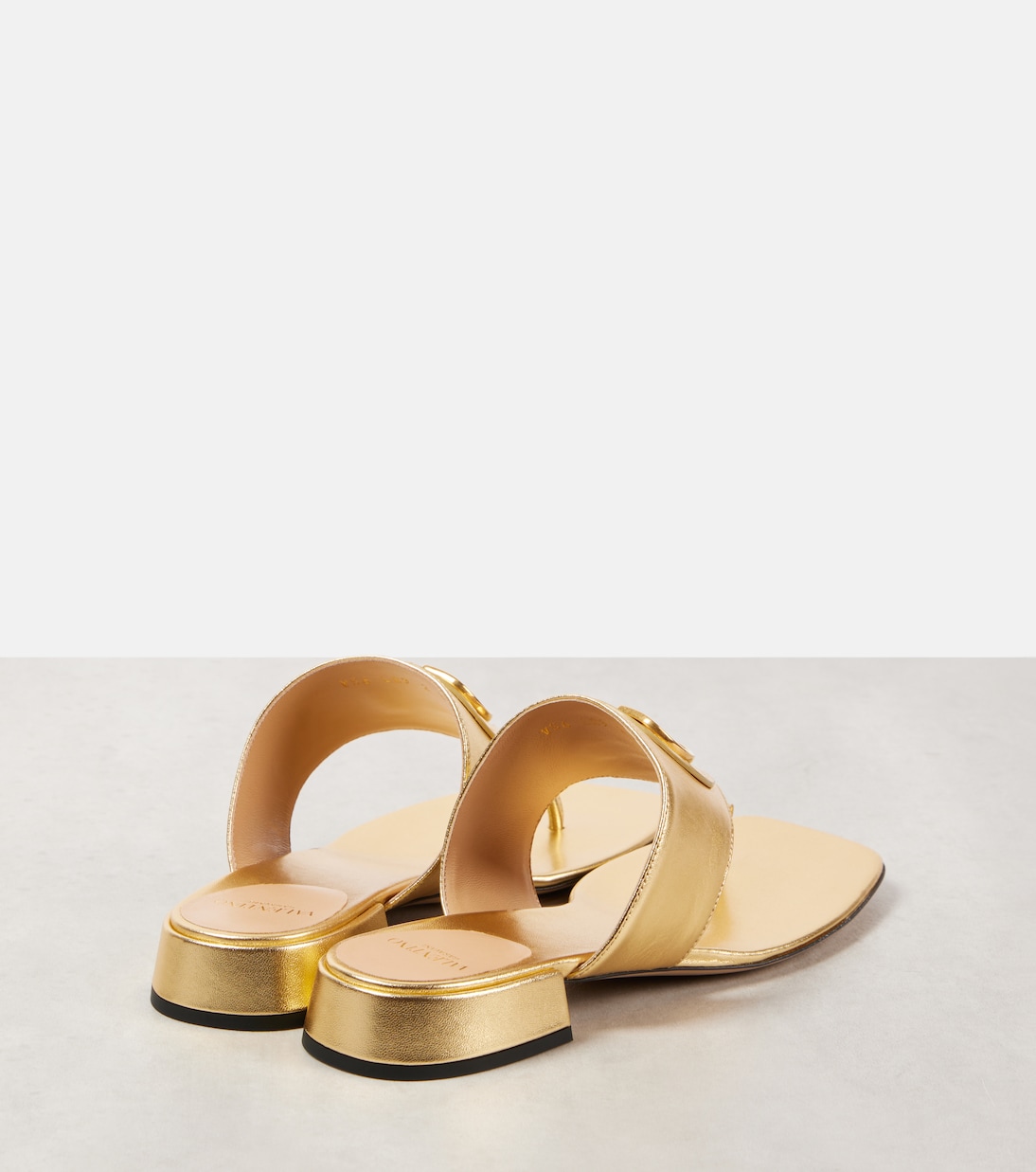 VLogo Signature metallic leather thong sandals | Valentino Garavani