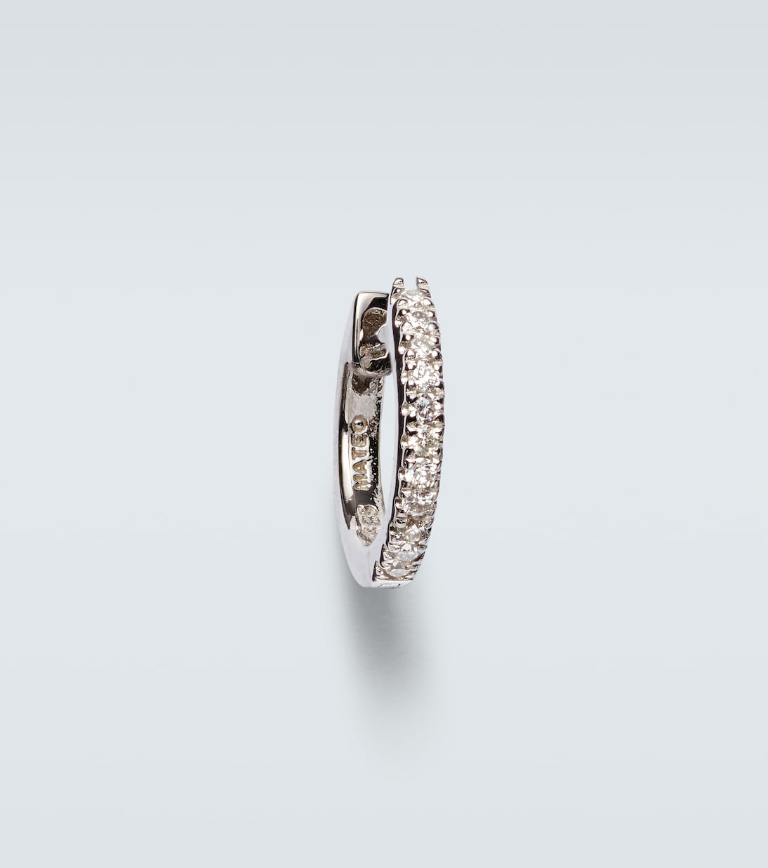 Pendiente de aro individual de oro blanco de 14 ct con diamantes | Mateo