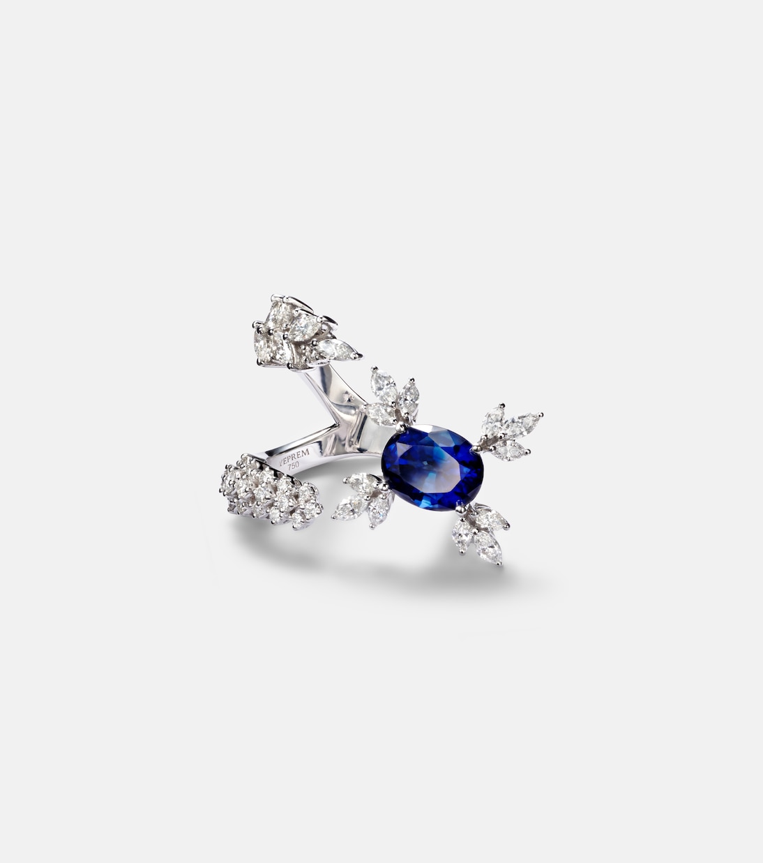 Reign Supreme 18kt white gold ring with diamonds and sapphire | Yeprem