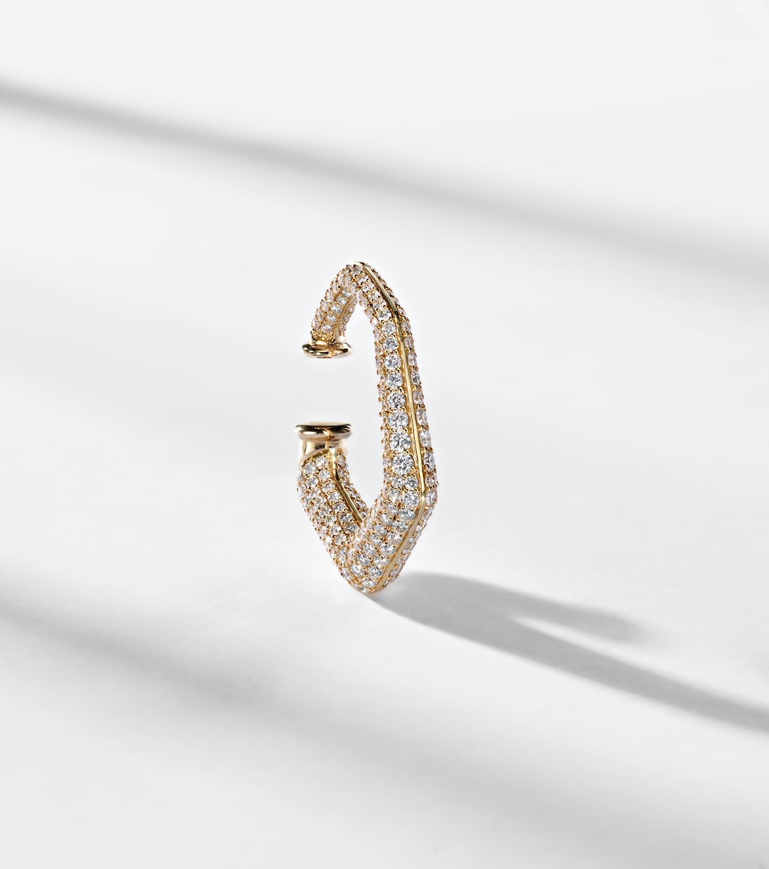 Boucle d'oreille unique en or 18 ct et diamants | Ananya