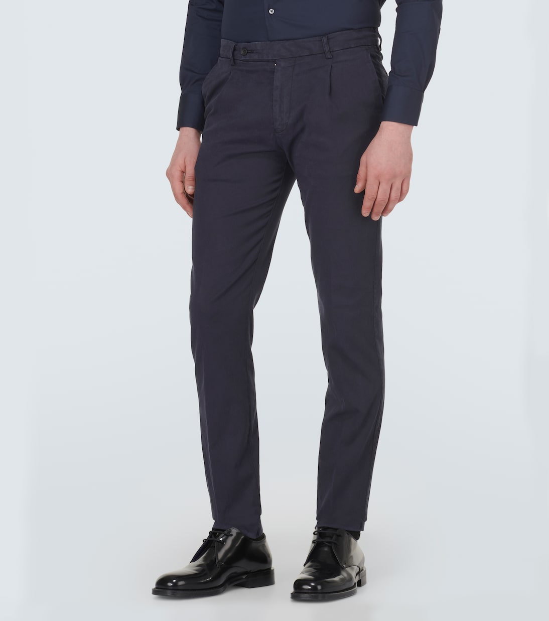 Mid-rise slim chinos | Thom Sweeney