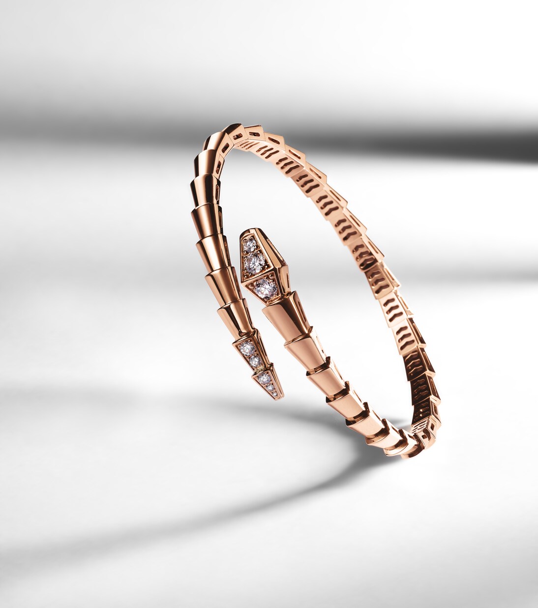 Serpenti Viper 18kt rose gold bracelet with diamonds | Bvlgari