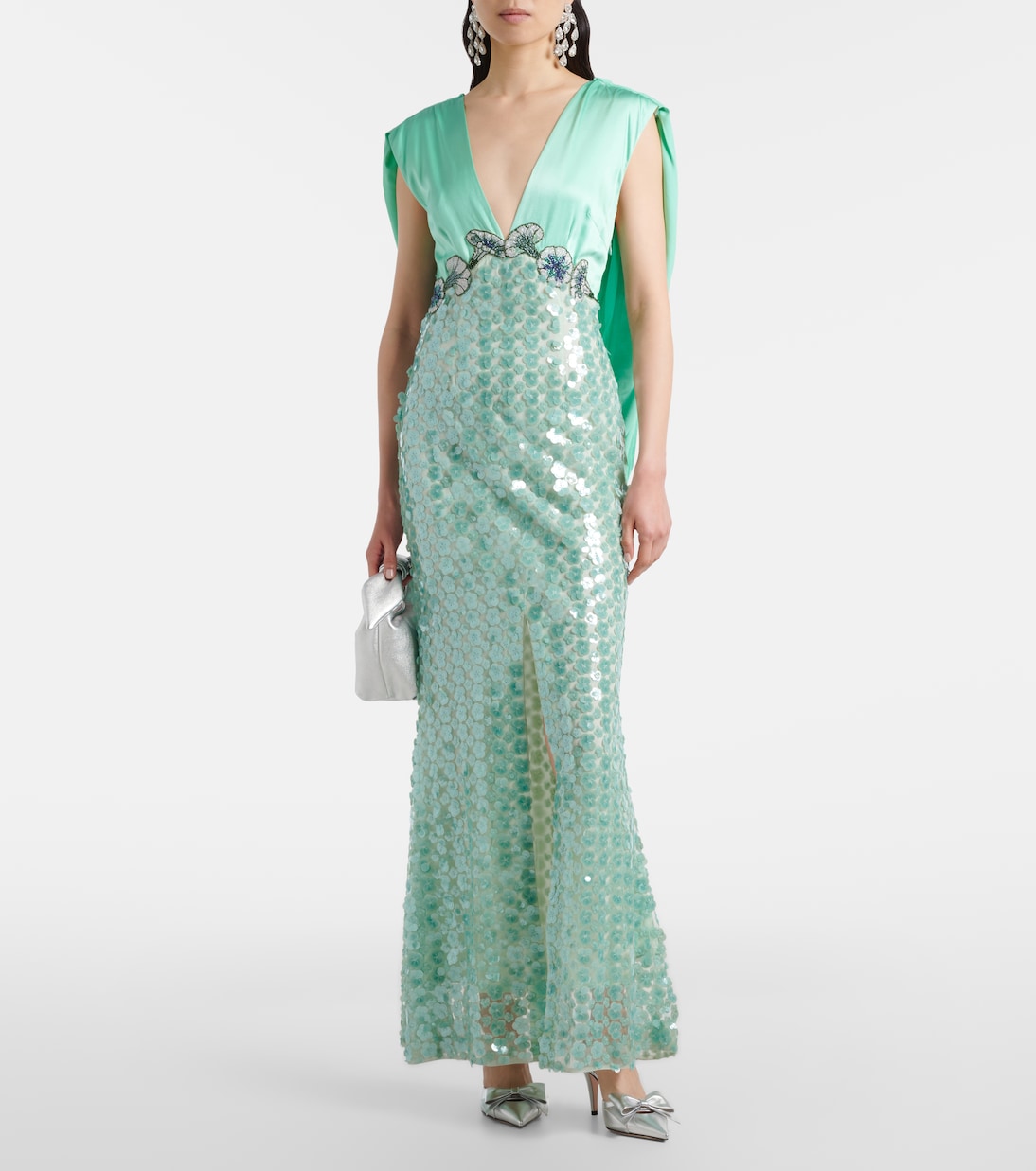 Sequined caped open-back gown | Là Fuori