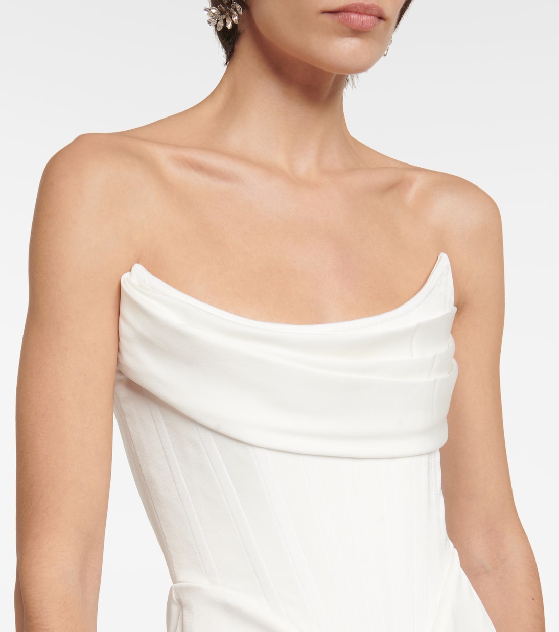 Vestido bustier de novia en crepé satén | Alex Perry