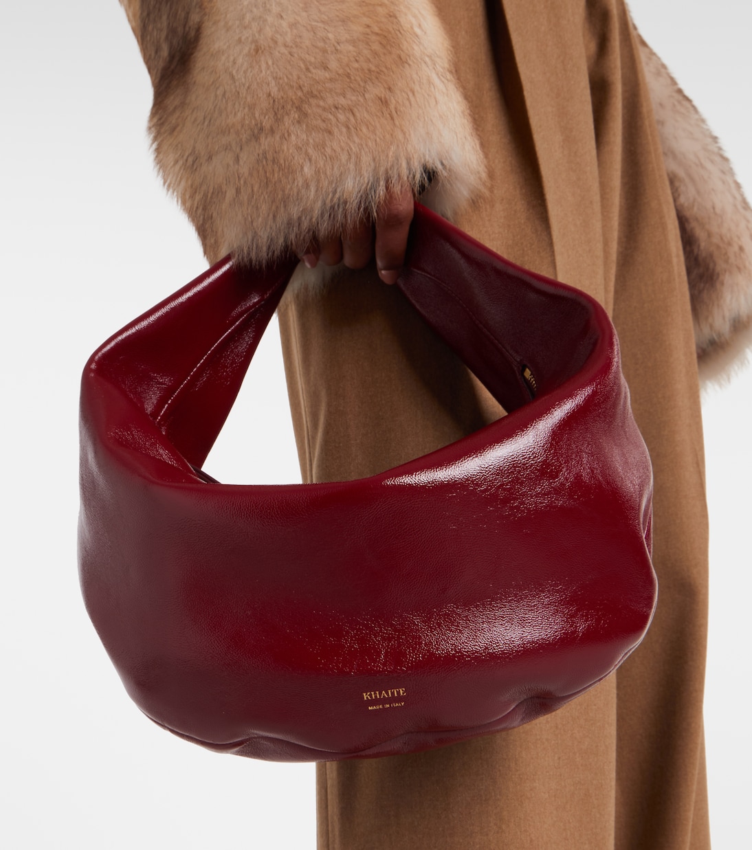 Sac Olivia Medium en cuir verni | Khaite