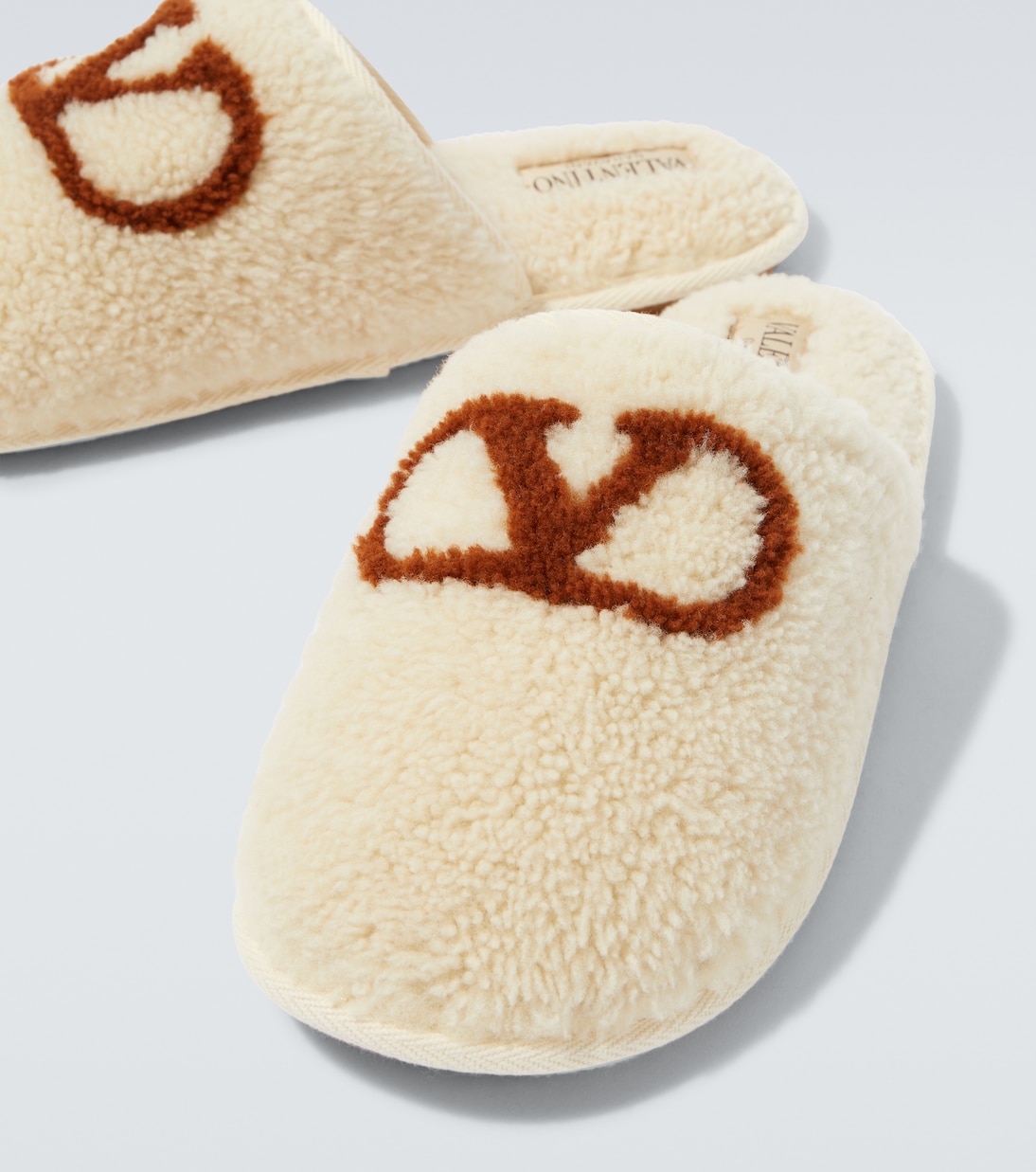 Slippers VLogo de borrego | Valentino Garavani