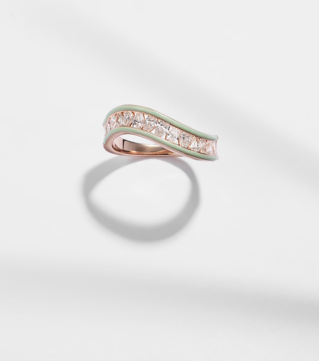 Bague en or rose 18 ct, émail et diamants | Kamyen