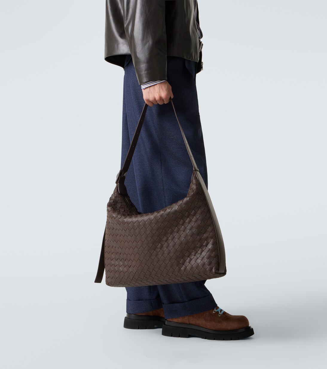 Traveler Medium leather shoulder bag | Bottega Veneta