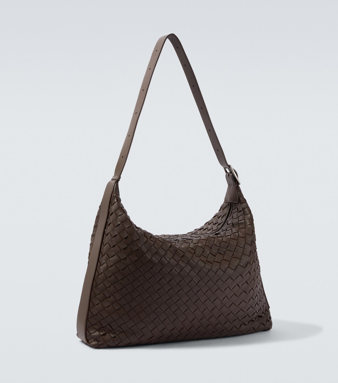 Traveler Medium leather shoulder bag | Bottega Veneta