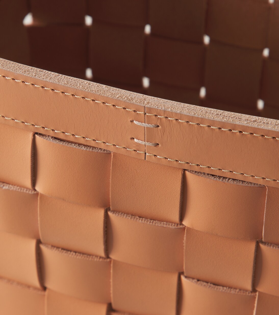 Mondina Small woven leather basket | Giobagnara