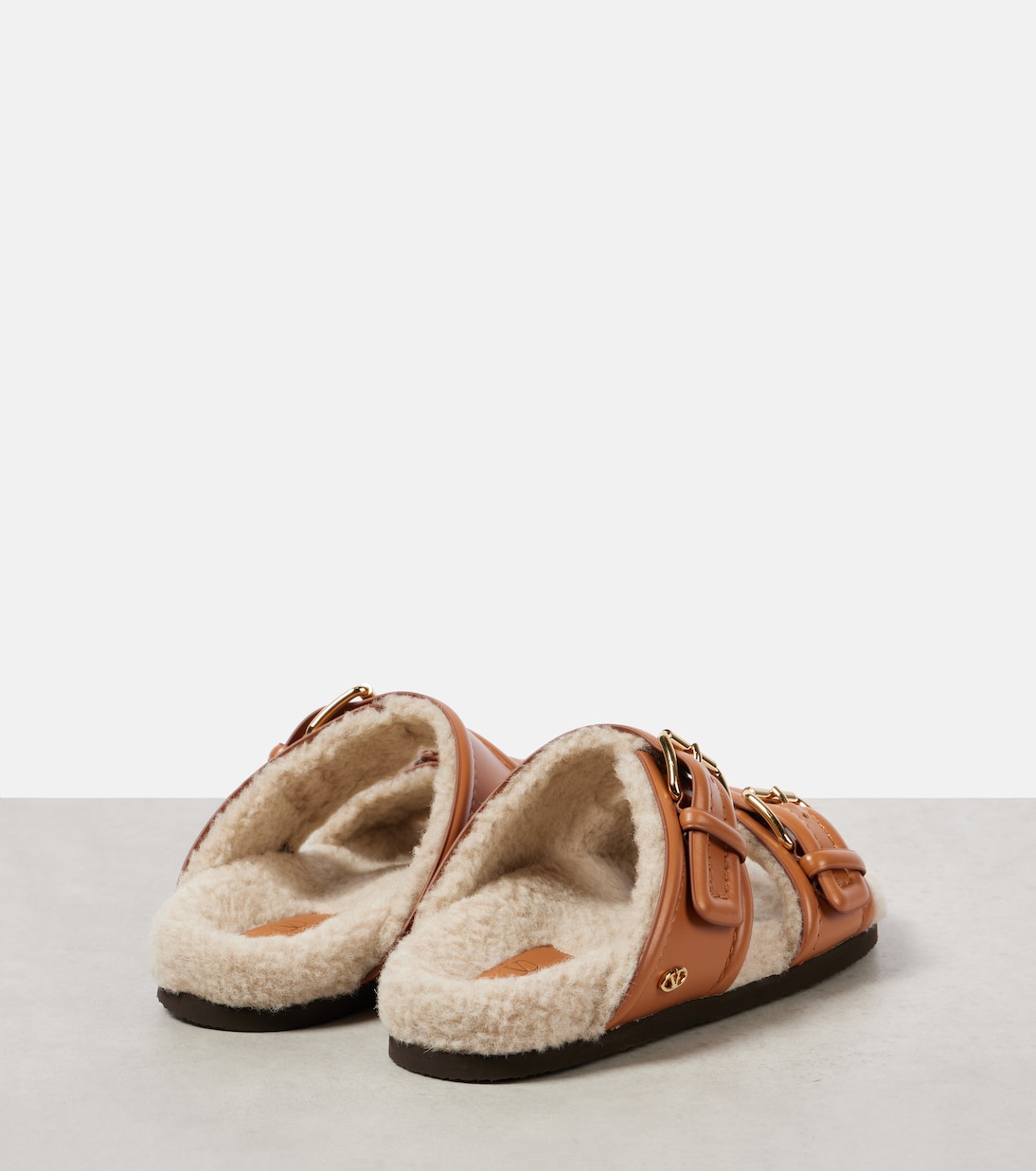 Sandalen Fussfriend aus Leder mit Shearling | Valentino Garavani