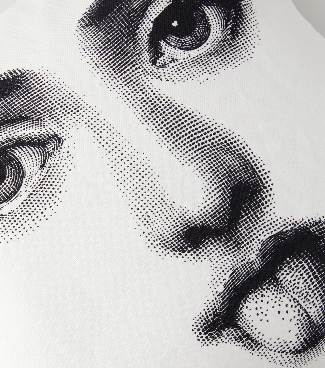 Tema E Variazioni N.82-130 cushion | Fornasetti