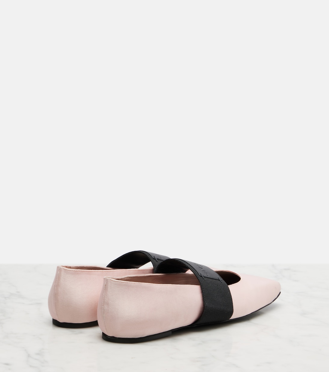 باليرينا من الساتان Sliced Square  | Givenchy