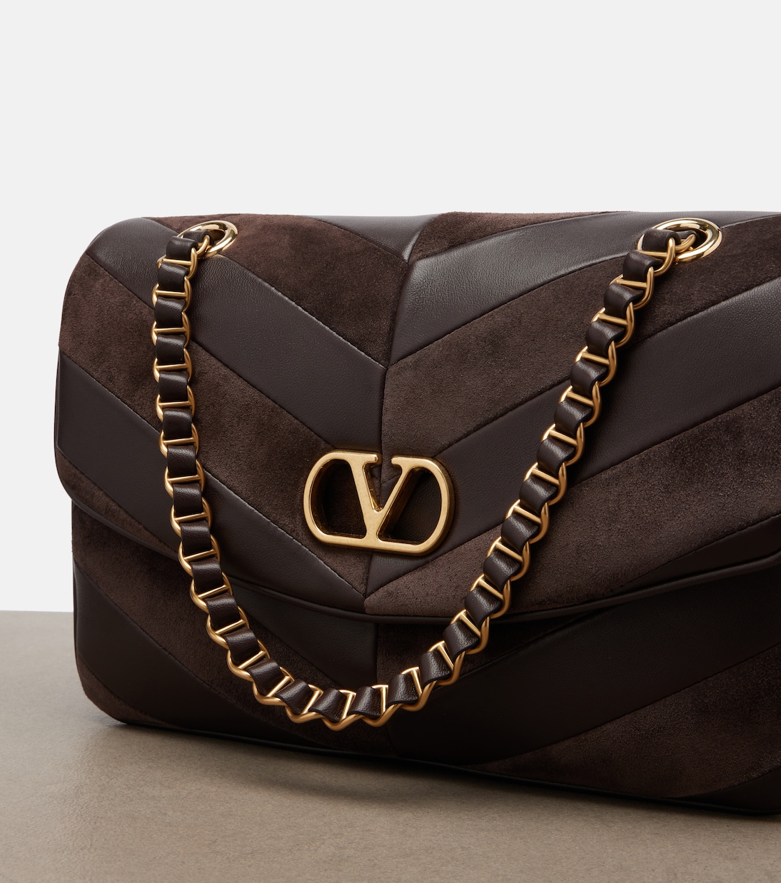 Djuna Medium chevron leather shoulder bag | Valentino Garavani