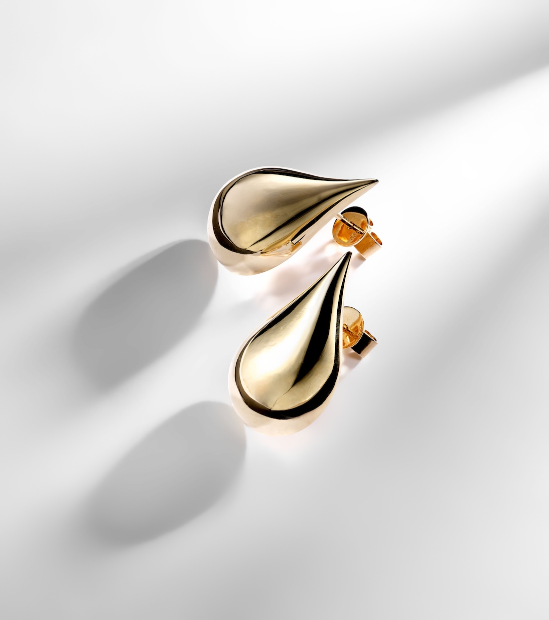 Ohrringe Water Droplet aus 14kt Gelbgold (585/1000) | Mateo