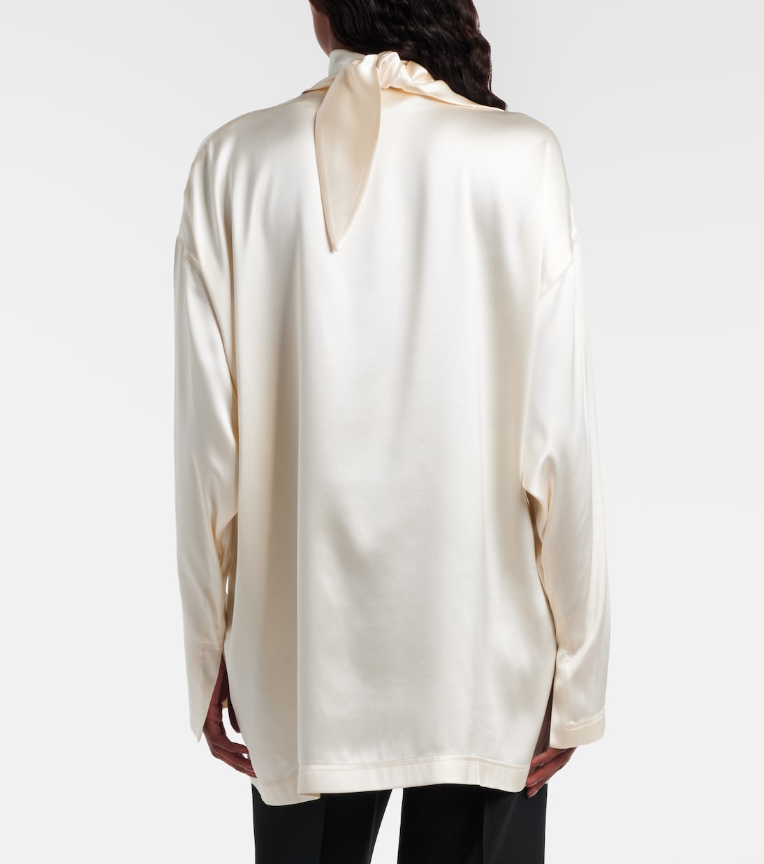 Bluse Fluid Knot aus Satin | Phoebe Philo