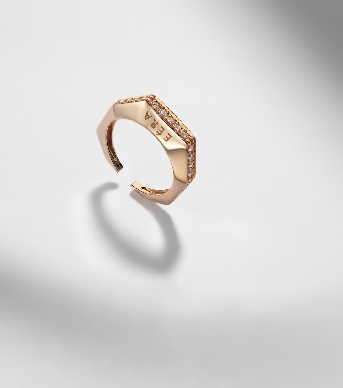 Einzelner Ear Cuff Sabrina aus 18kt Roségold mit Diamanten | Eéra