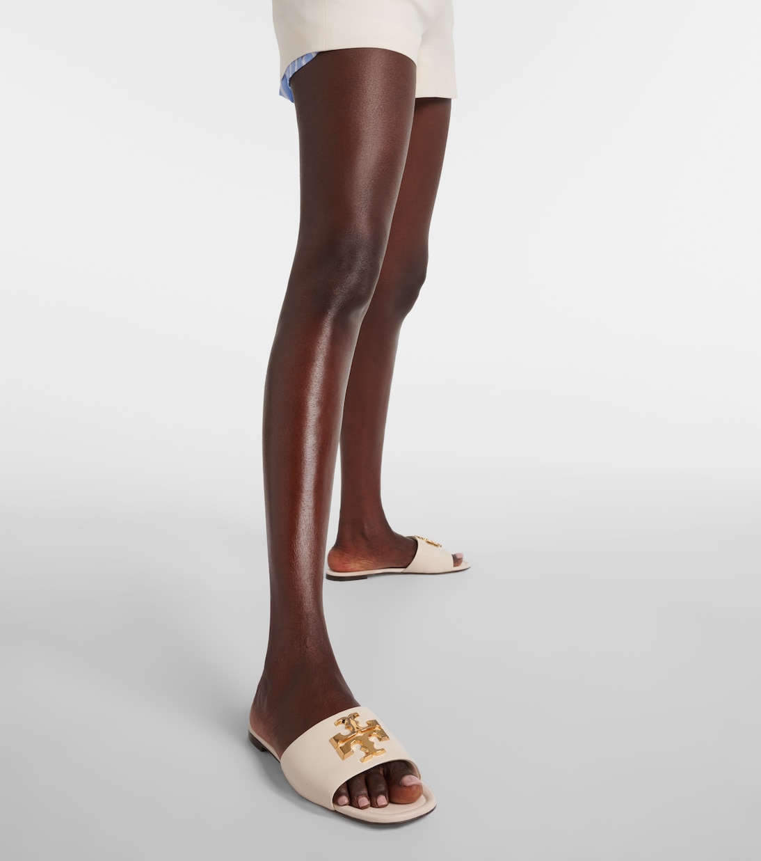 Pantoletten Eleanor T Monogram aus Leder | Tory Burch