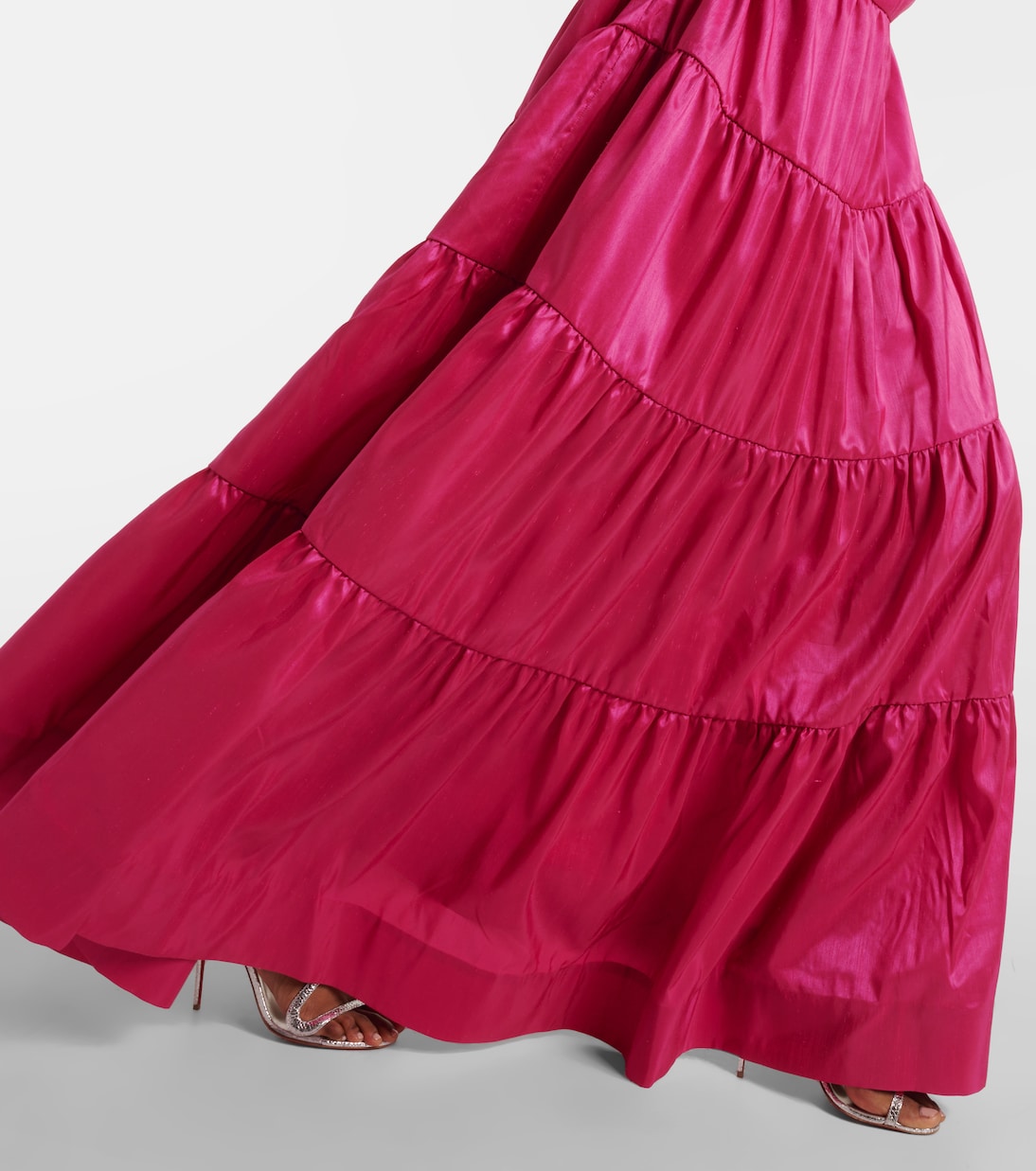 Robe Niarah | Rebecca Vallance