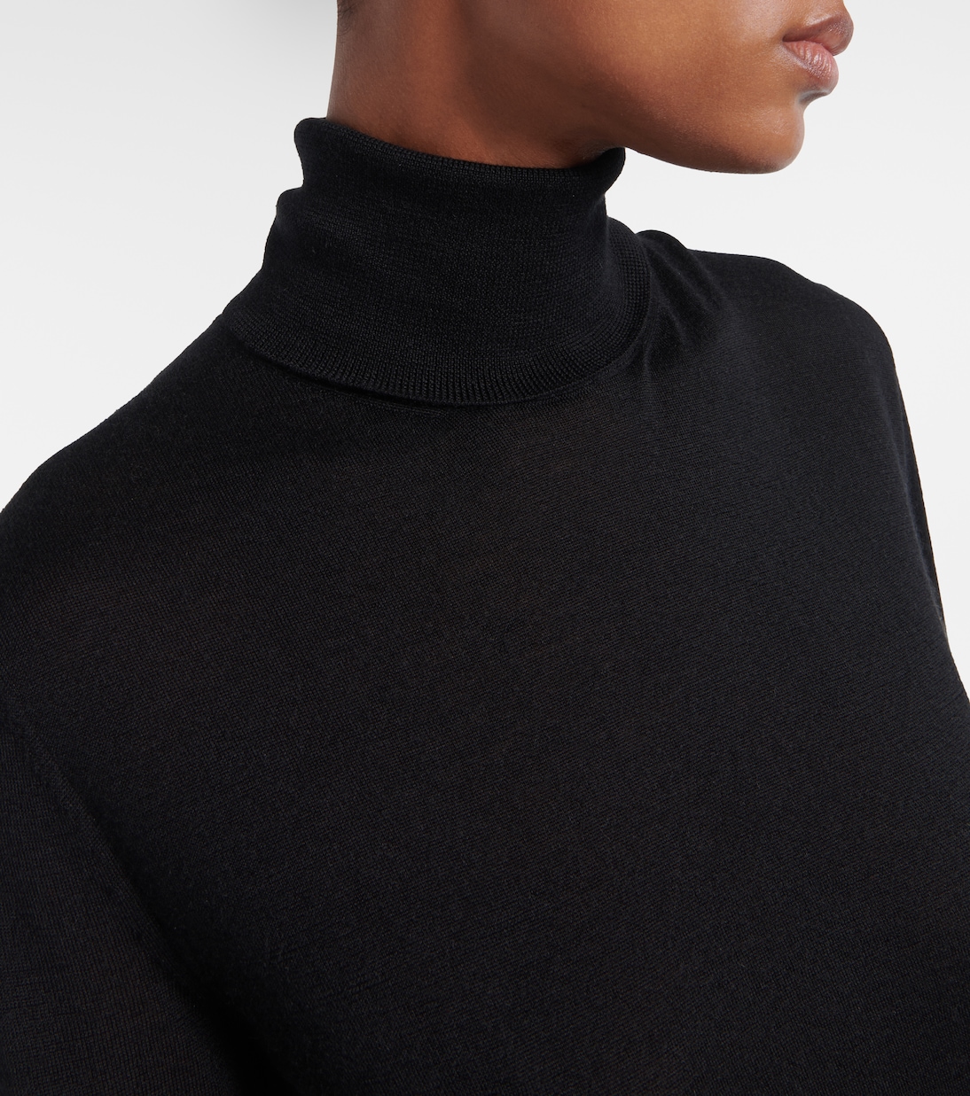 Rollkragenpullover aus Kaschmir und Seide | Valentino