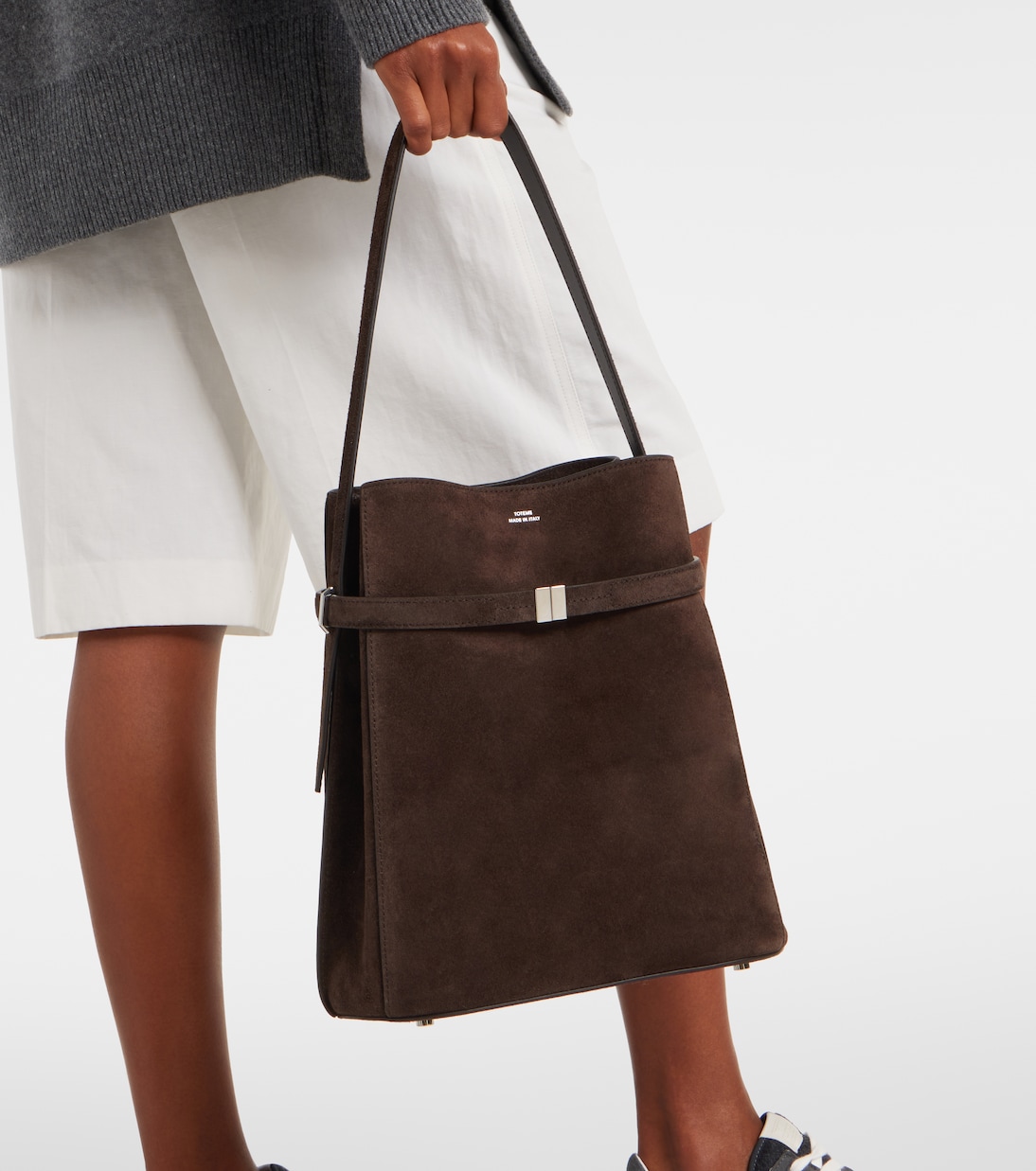Bucket Bag Belted aus Veloursleder | Toteme
