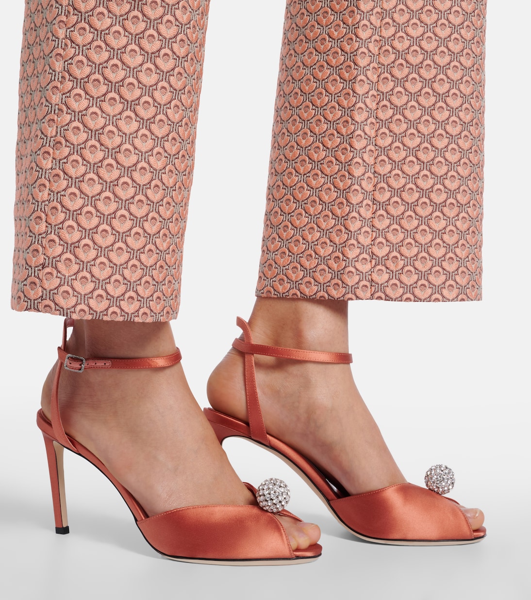 Verzierte Sandalen Sacora aus Satin | Jimmy Choo
