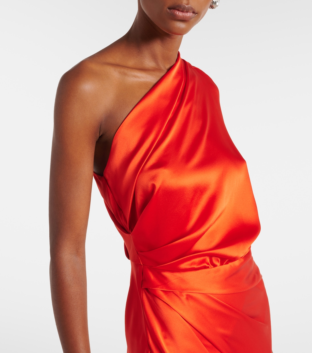 Robe longue asymétrique en satin de soie | The Sei