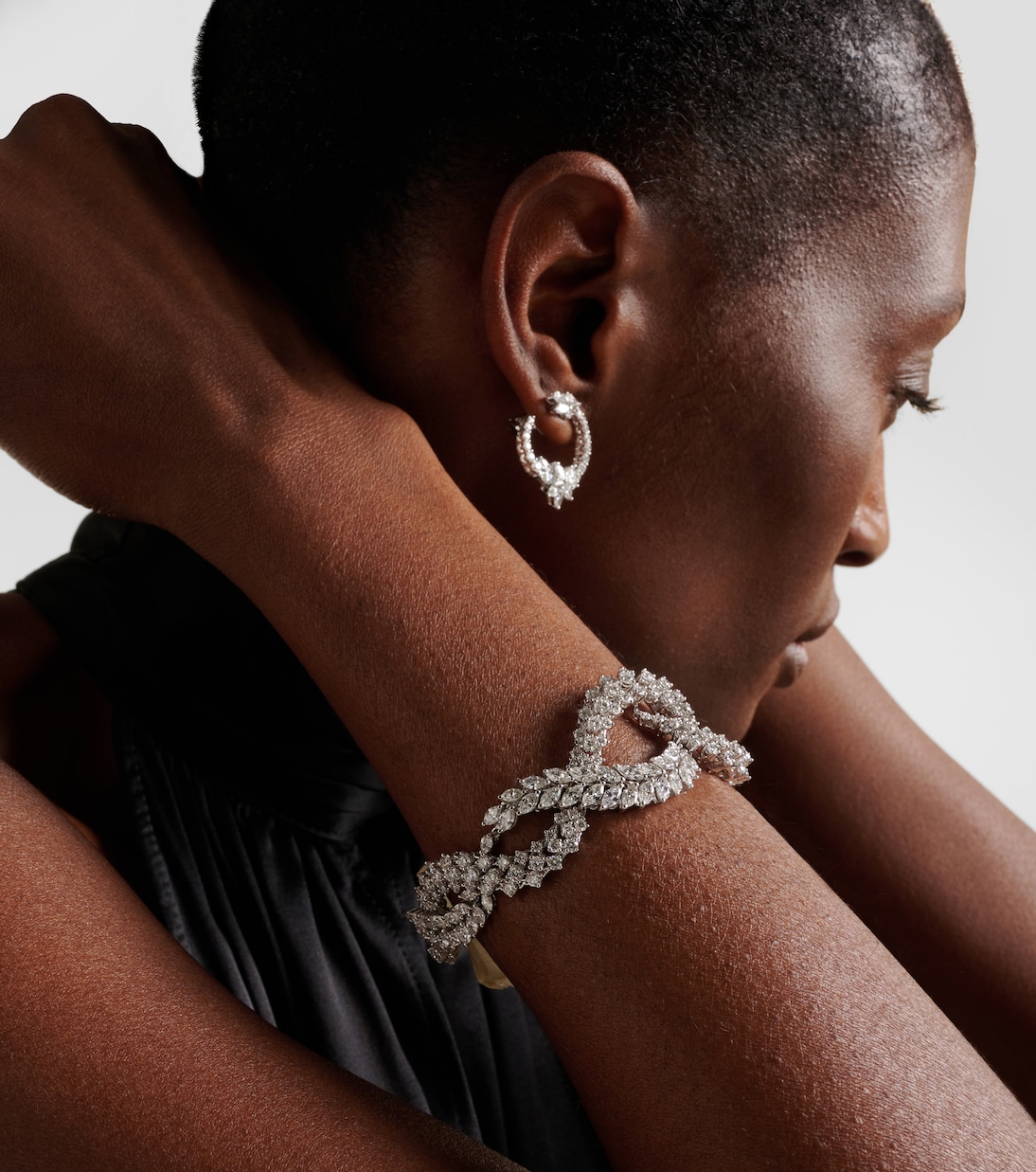 Y-Couture 18kt white gold bangle with diamonds | Yeprem