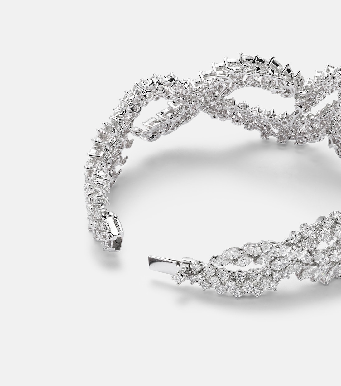Y-Couture 18kt white gold bangle with diamonds | Yeprem