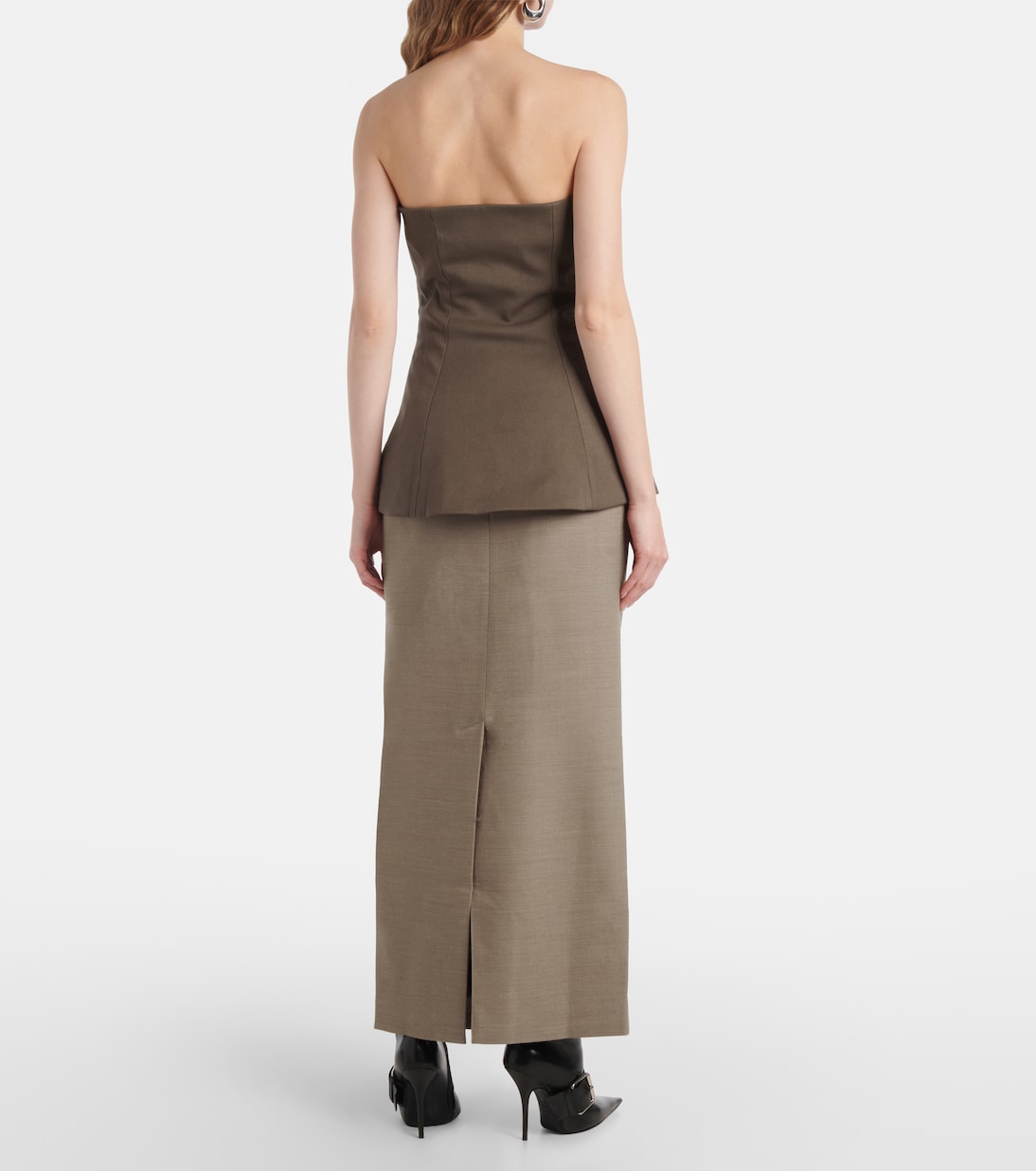 Top | Entire Studios