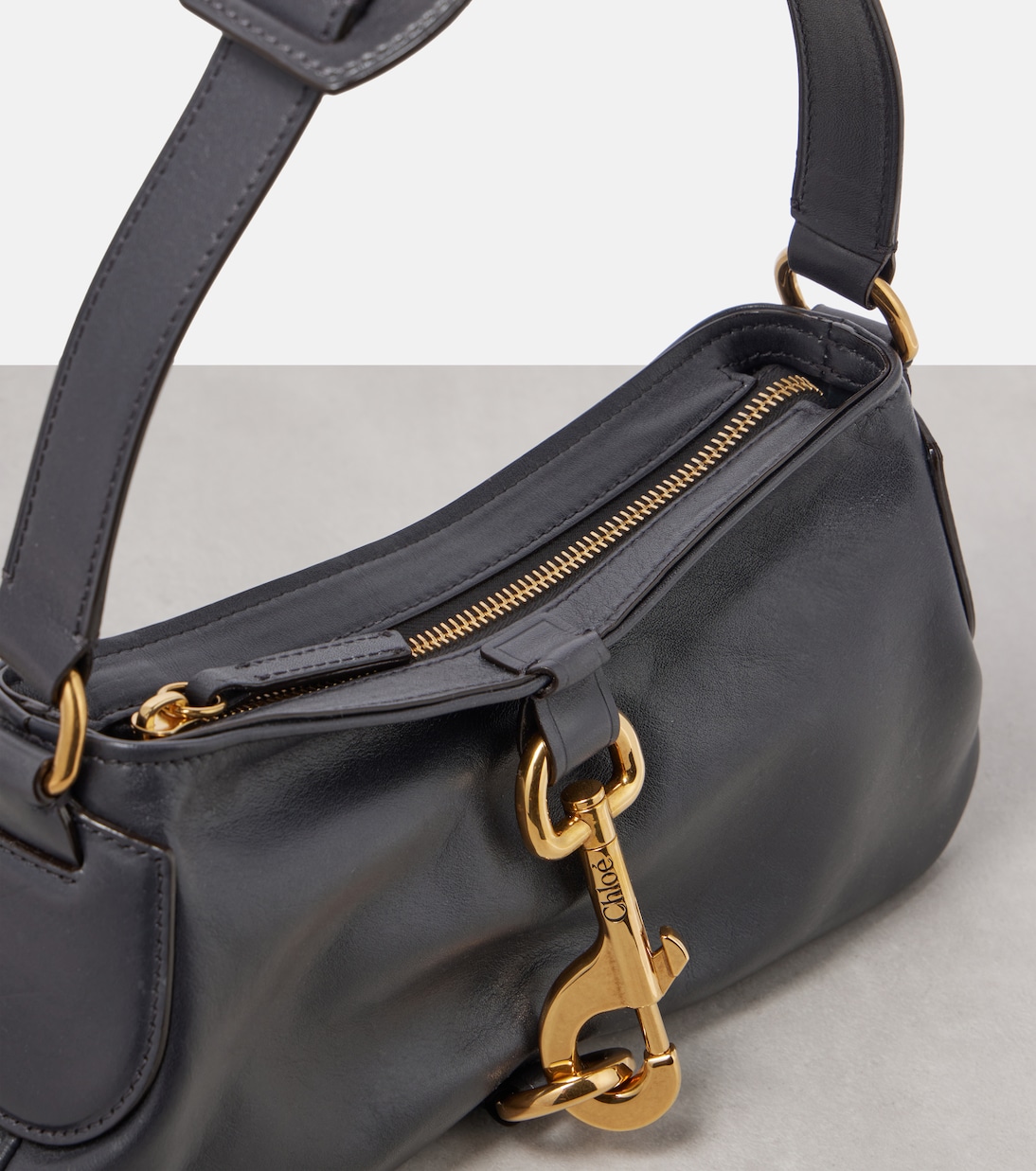 Kerala 25 Small leather shoulder bag | Chloé