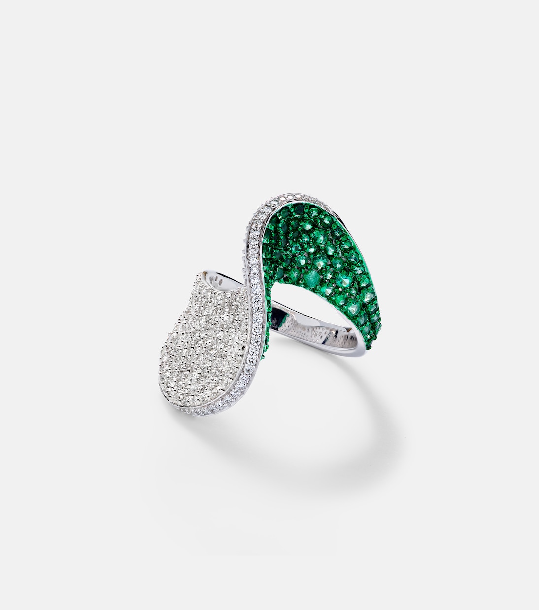 Bague en or blanc 18 ct, diamants et émeraudes | Kamyen