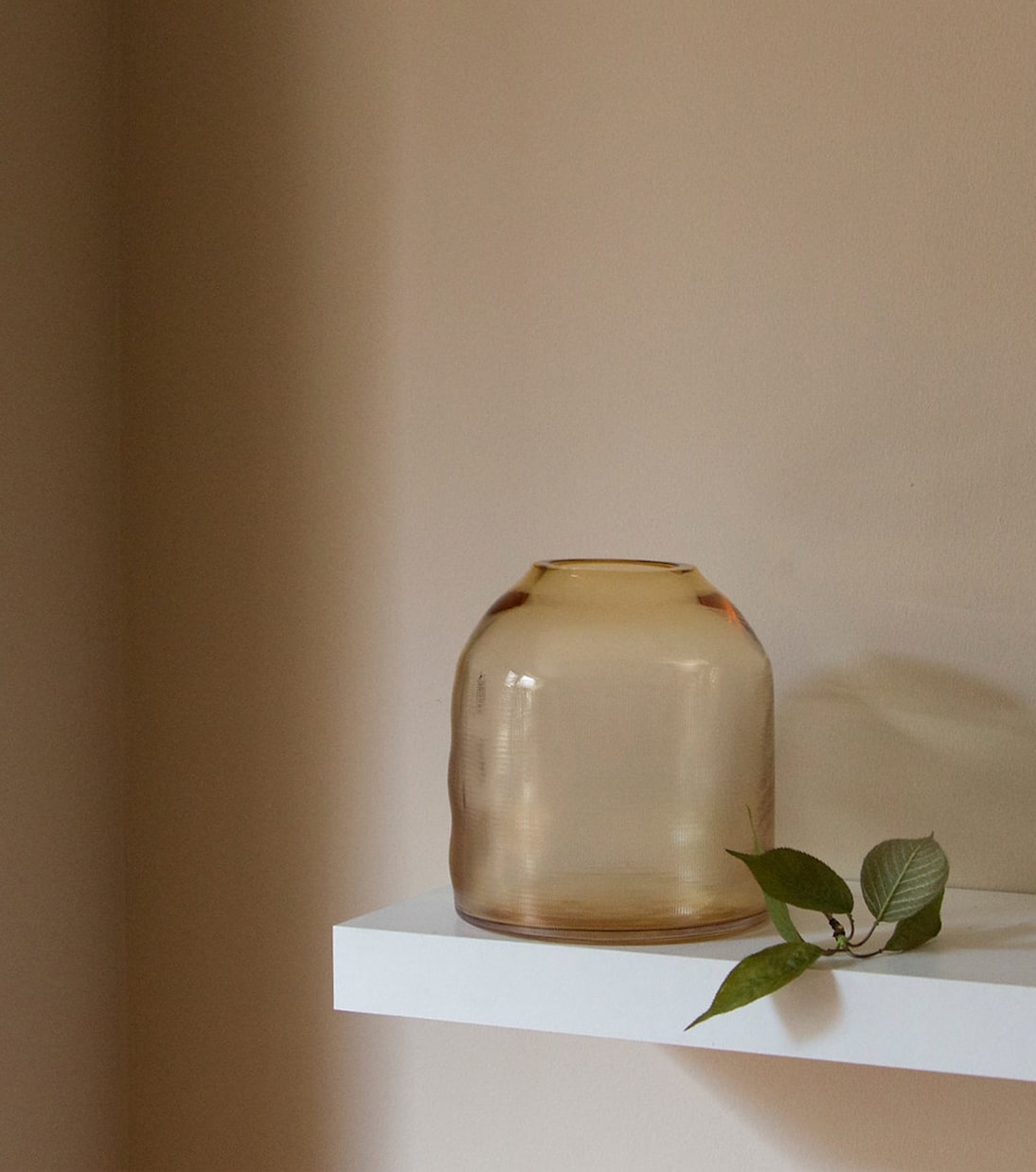 Raw Small glass vase | Milena Kling