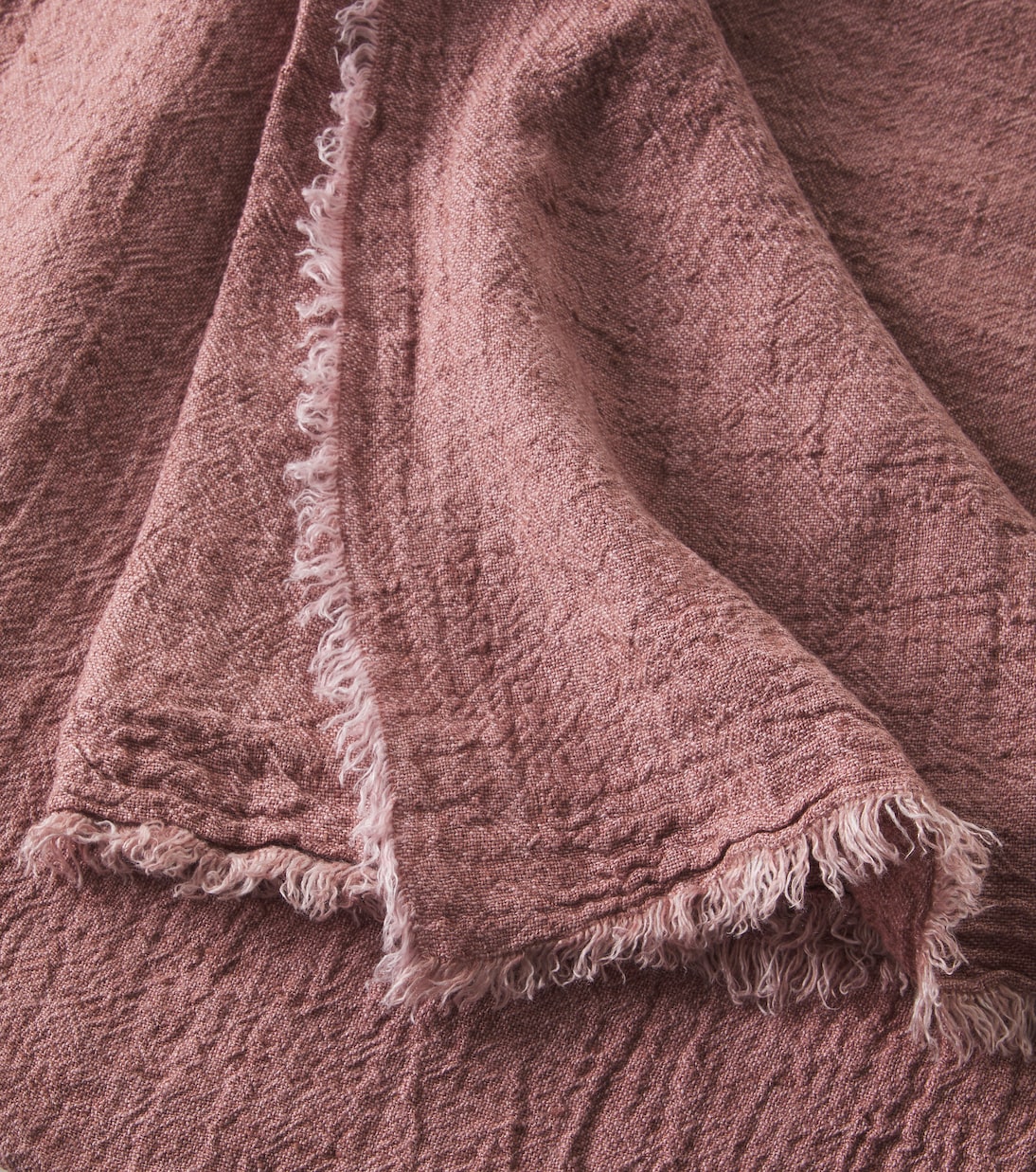 Linen crêpe throw | Maison de Vacances