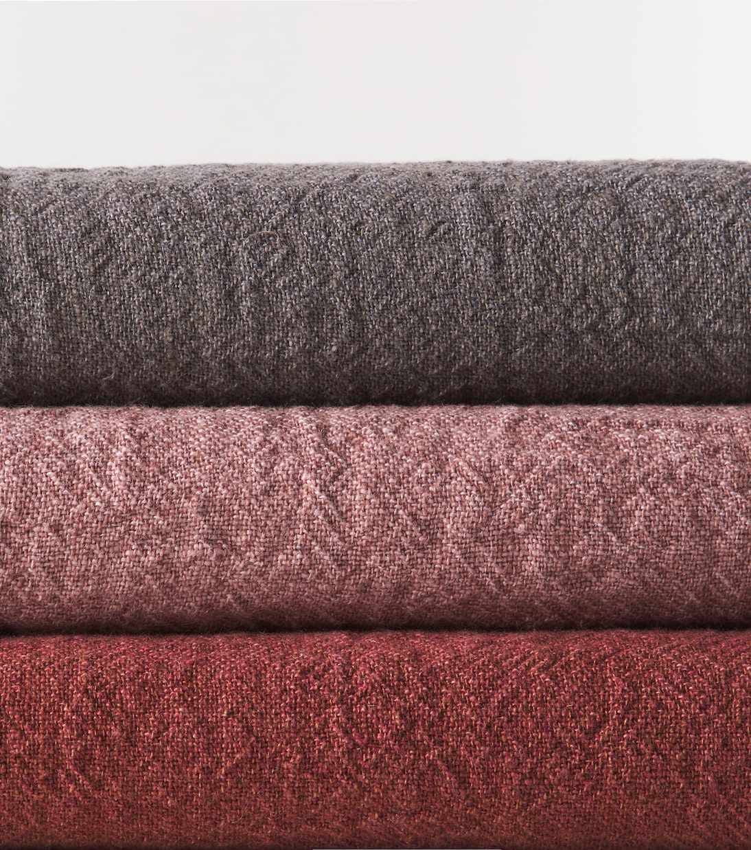 Linen crêpe throw | Maison de Vacances