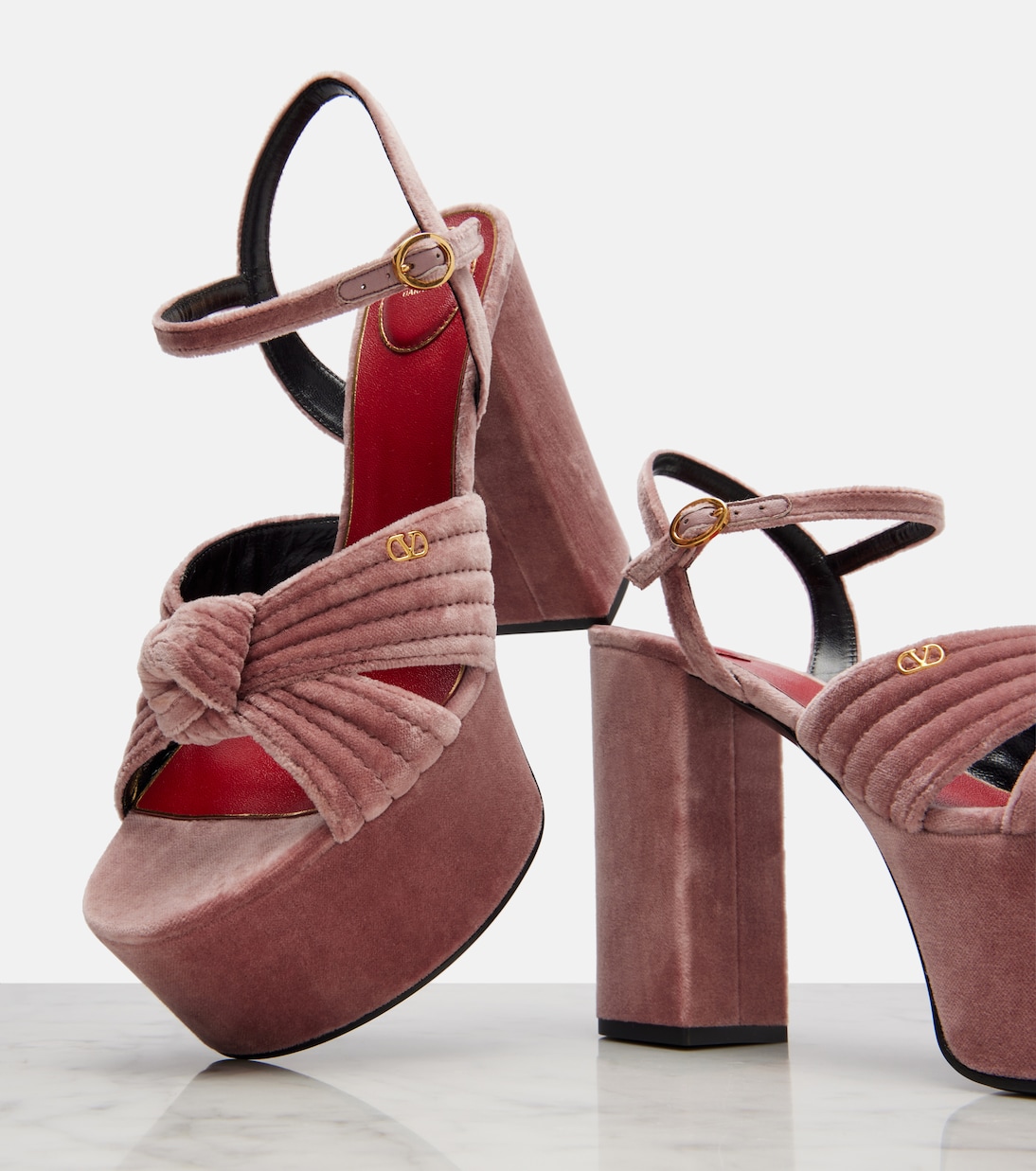 Plateausandalen Crasher 125 aus Samt | Valentino Garavani