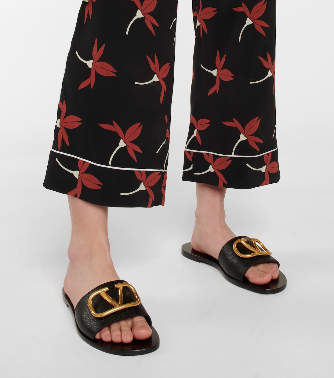 Pantoletten VLogo Signature aus Leder | Valentino Garavani