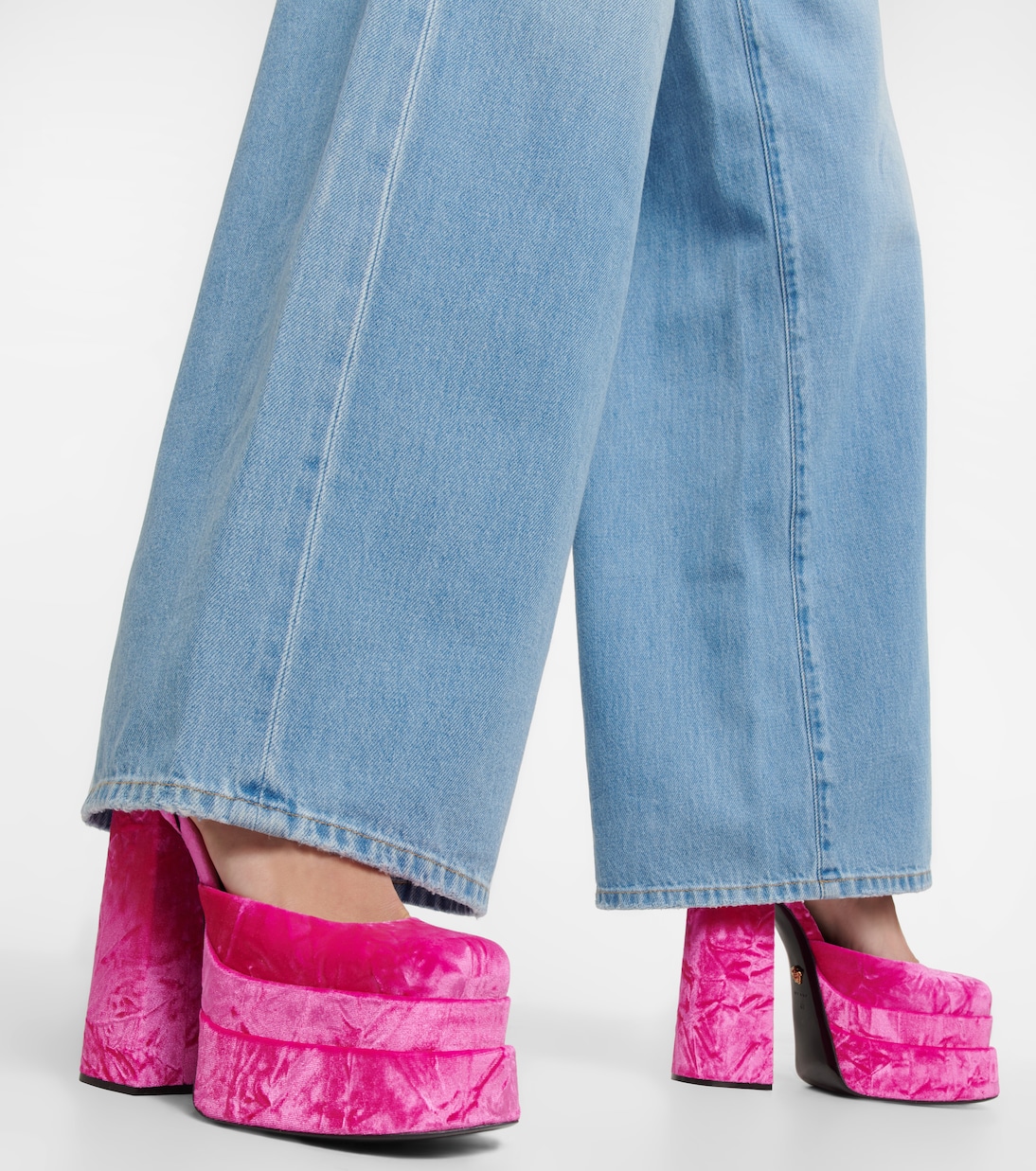 Plateau-Pumps Medusa Aevitas aus Samt | Versace